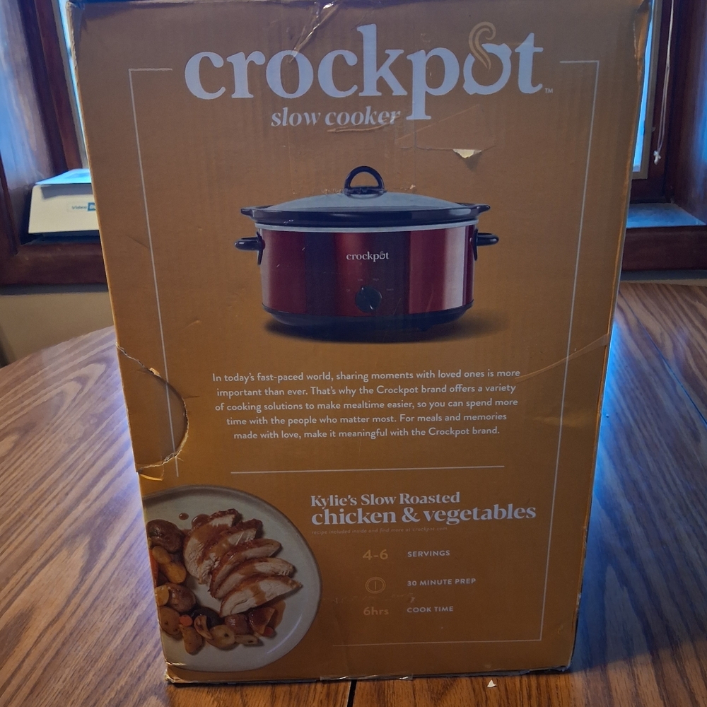 Red Slow Cooker - Picture 2 of 9